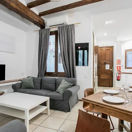 Canela Homes Gotic