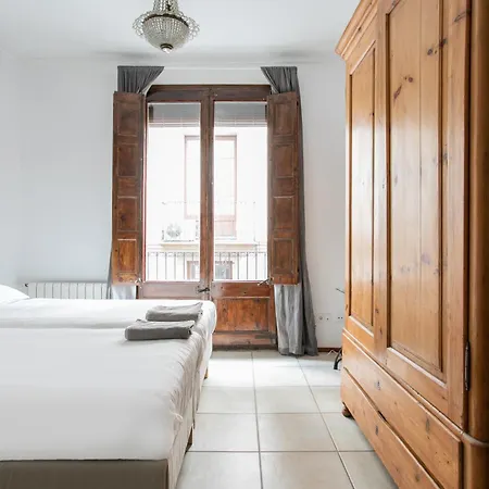 Canela Homes Gotic
